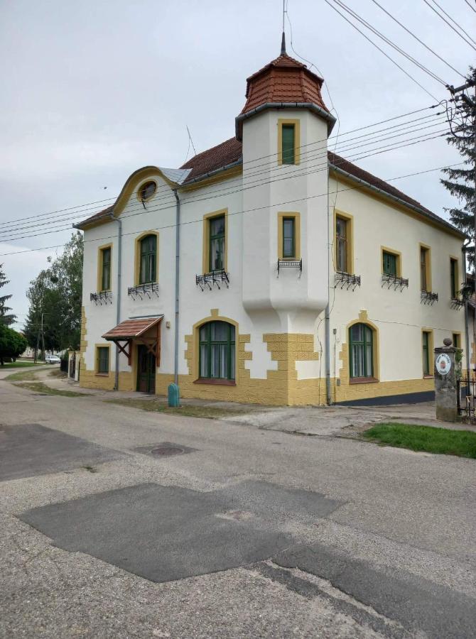 Meller-kastély Villa Csurgo Eksteriør bilde